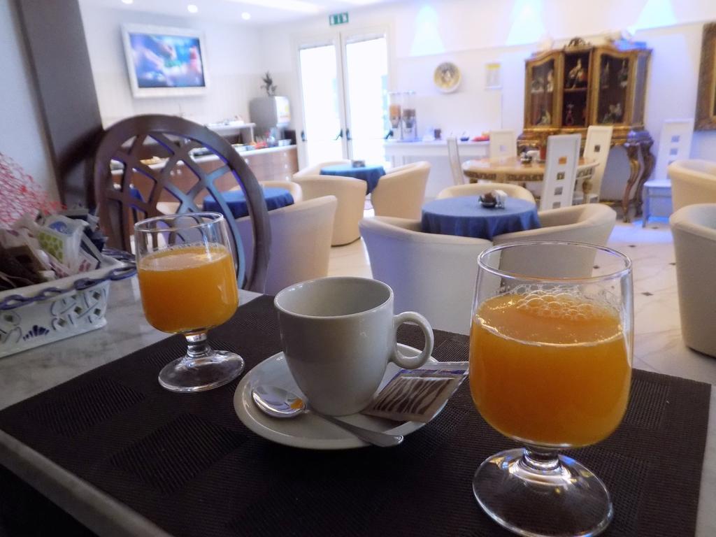 Hotel Residence Villa Del Mare Rimini Luaran gambar