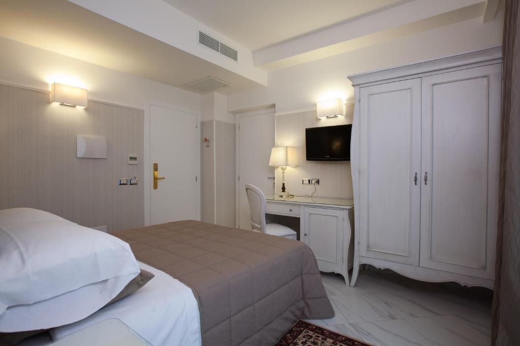 Hotel Residence Villa Del Mare Rimini Bilik gambar